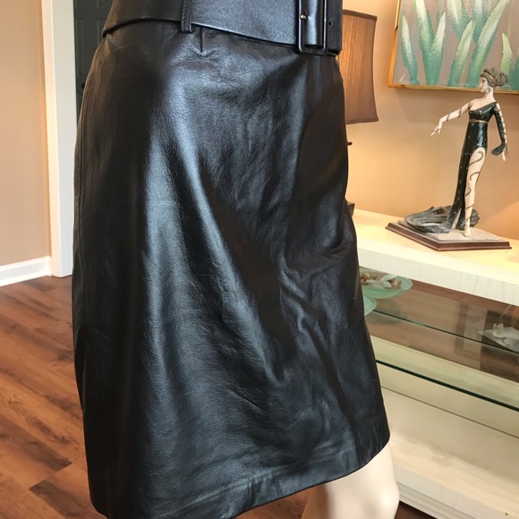 BEAUTIFUL 100% LAMB SKIN ELEGANT SKIRT/MINT COND - Picture 2 of 4